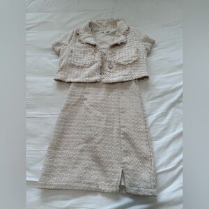 Chic Cream Sleeveless Dress